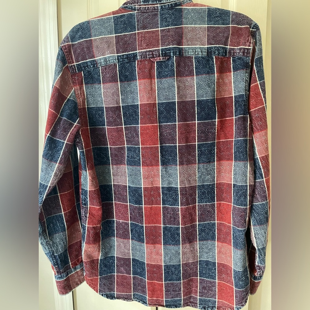 Men’s button up - Picture 3 of 4